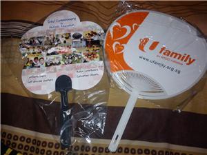 2 hand-held fan